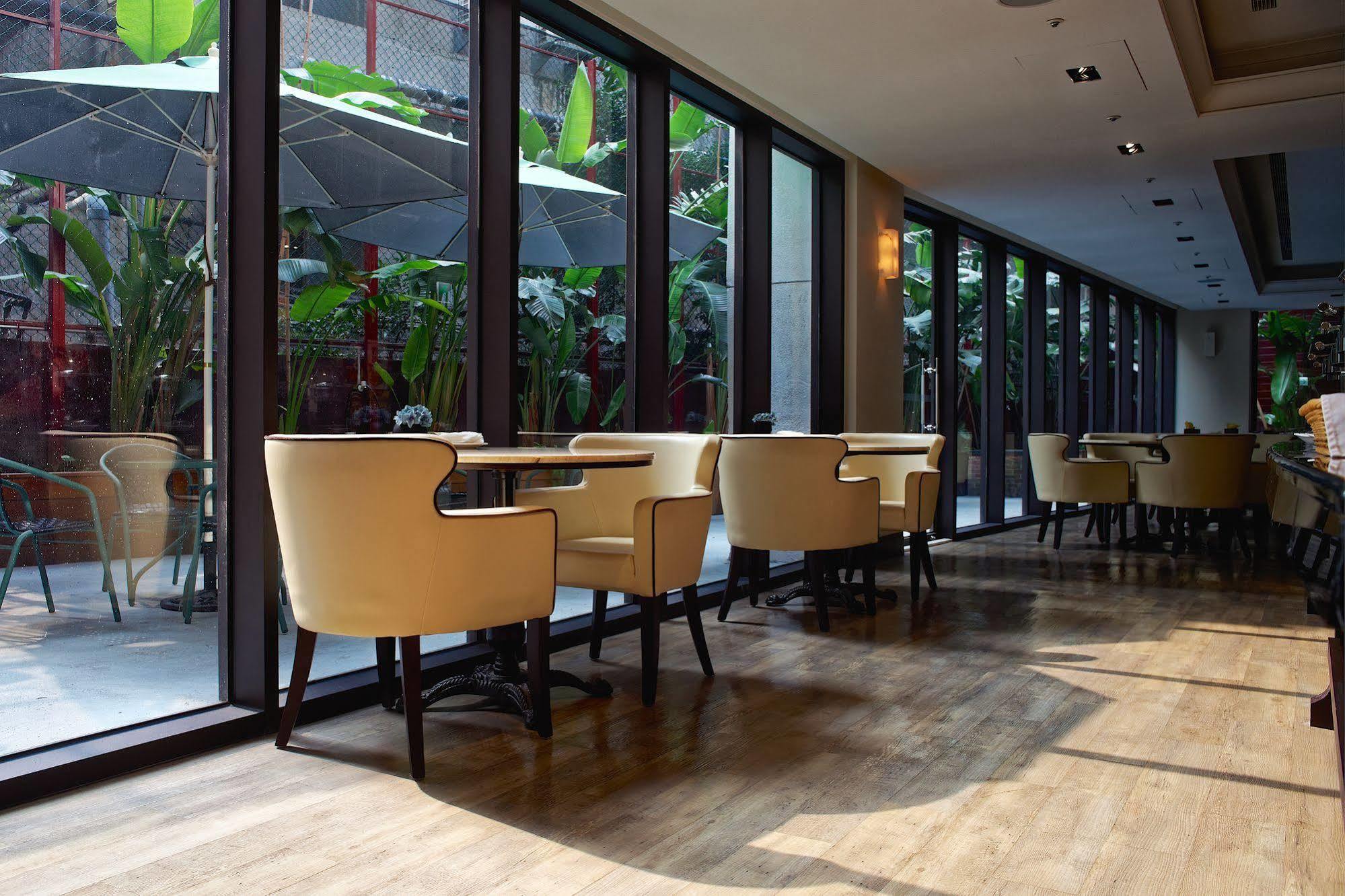 53 Hotel Taichung Exterior foto