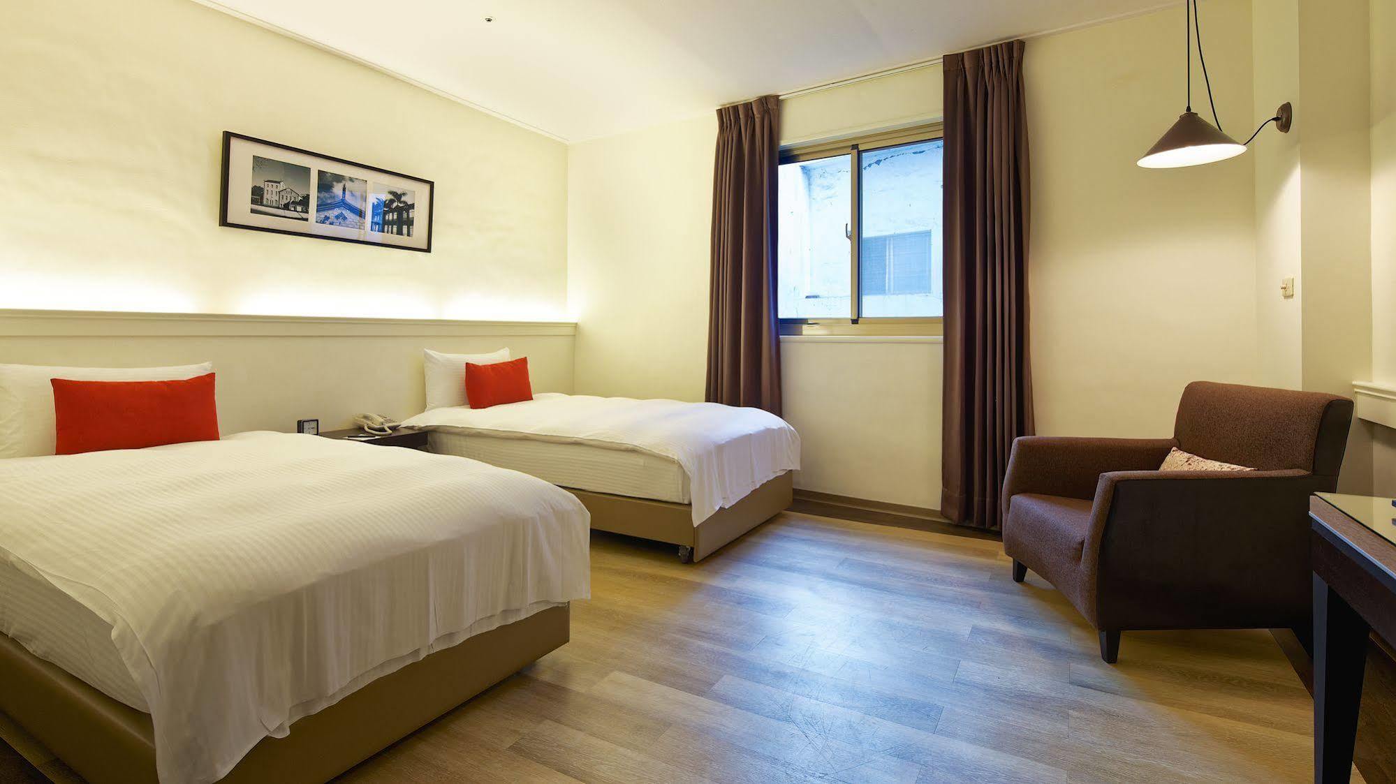 53 Hotel Taichung Exterior foto